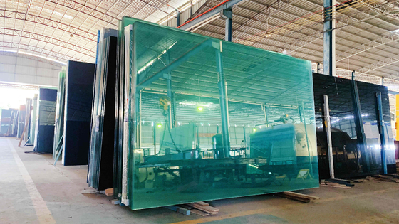 Goedkope 1,5 mm 1,8 mm 2 mm dik helder floatglas voor bouw en gebouwGlas