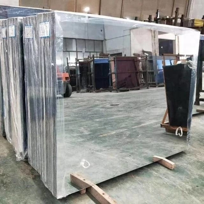Slank zilveren aluminium wandspiegel voor modern decor